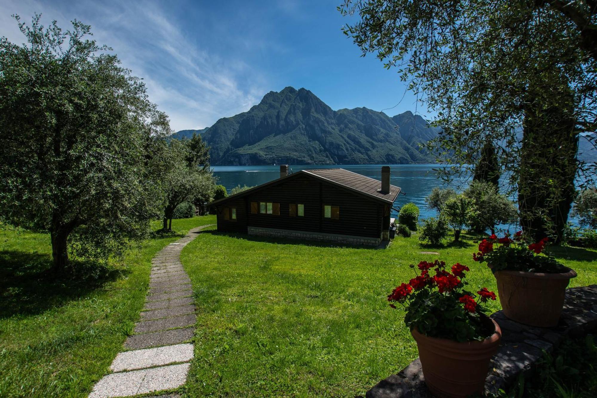 IseoLakeRental - Villa Alessandra Riva di Solto Esterno foto